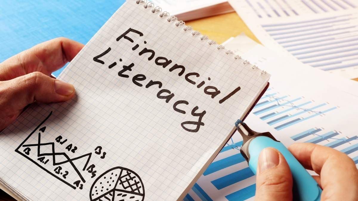 Developing Financial Literacy Skills in High School for Future Independence