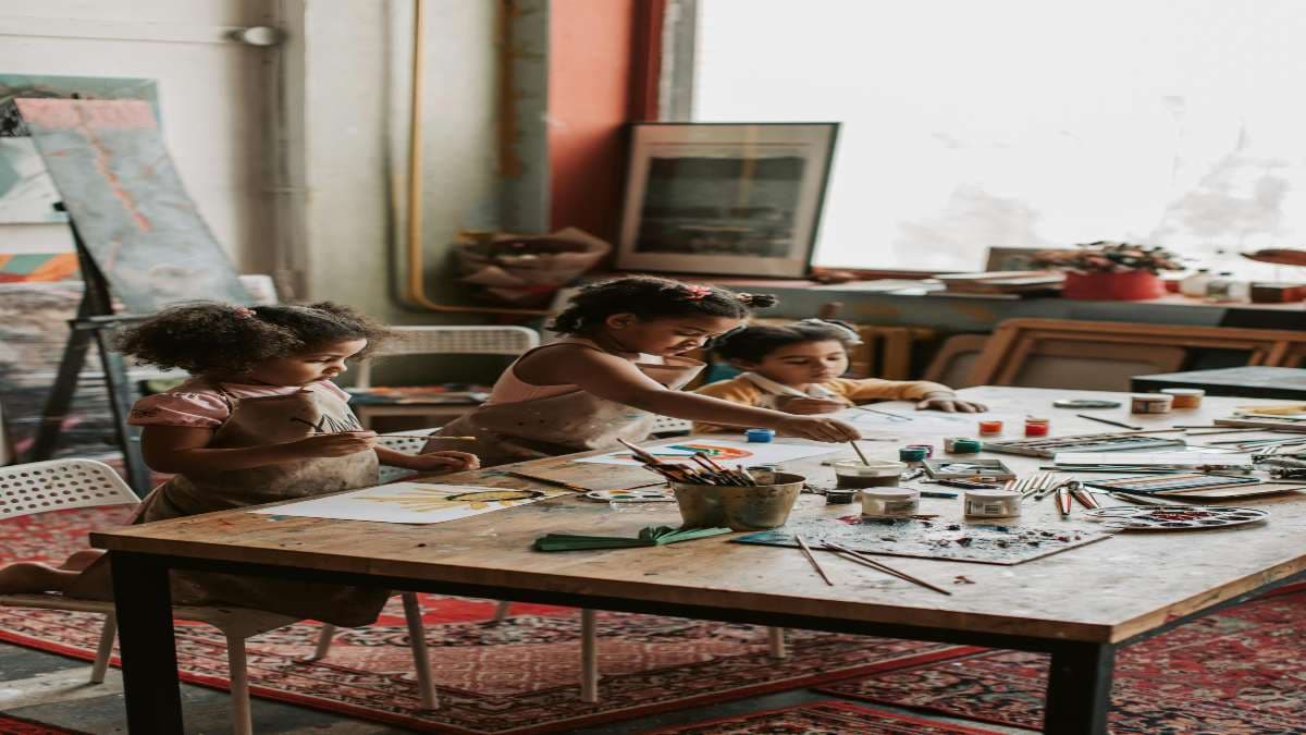 How to Encourage Creativity in Kids to Explore Their Art Careers?