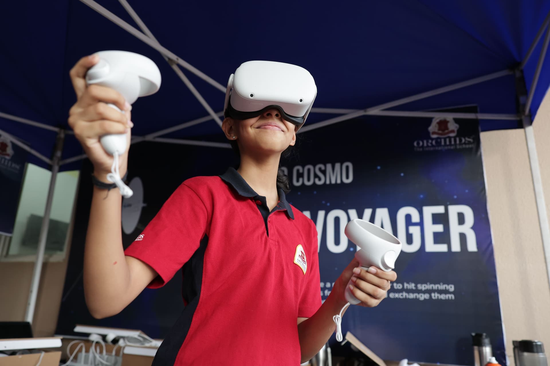 National STEM Day 2025: Tracing Orchids’ journey of nurturing tomorrow’s innovators Student using VR headset at Orchids Go Cosmo astronomy fair in Mumbai