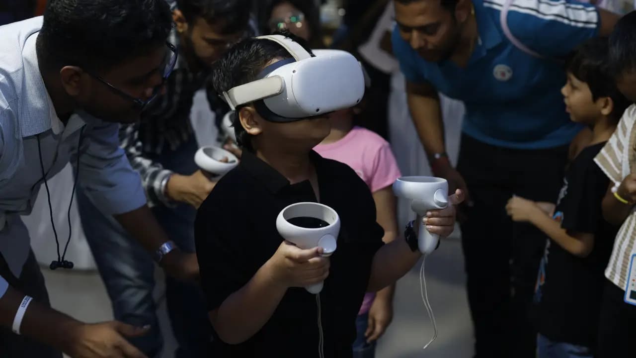 Virtual Voyager (VR)
